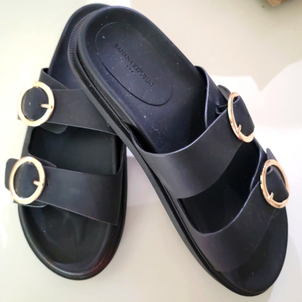 Banana Republic slides